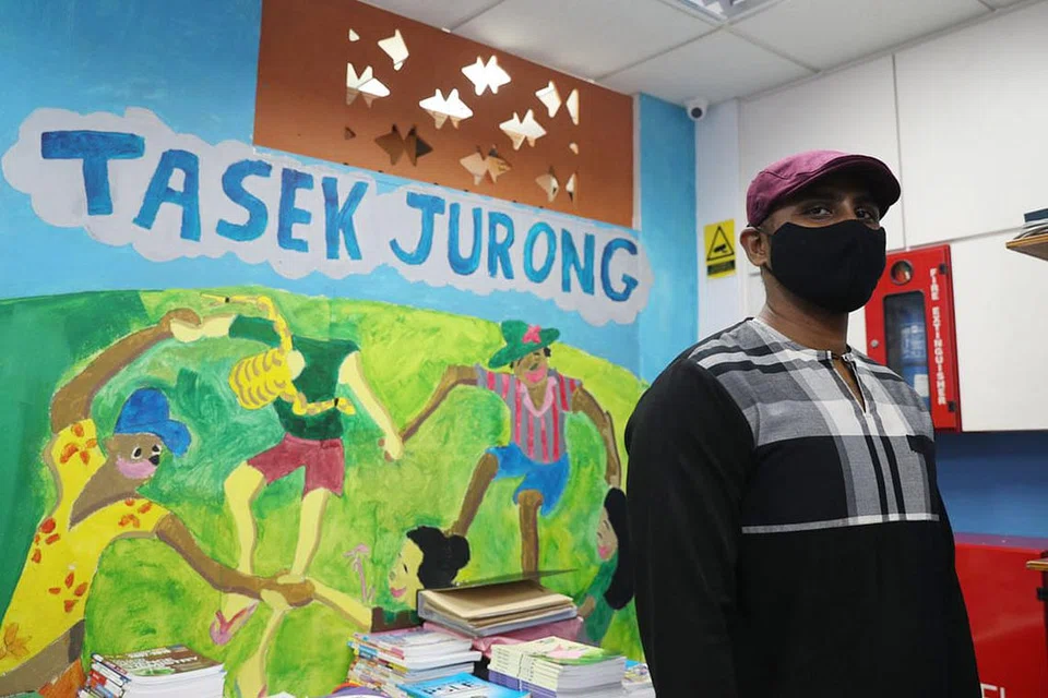 MENCEGAH LEBIH BAIK: Encik Shaiful Nizam tidak mahu belia senasib dengannya, mendewasa tanpa mempunyai sesiapa untuk membimbing mereka. - Foto BH oleh TIMOTHY DAVID