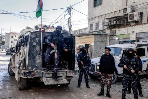 Pasukan keselamatan Penguasa Palestin ditempatkan di khemah pelarian Palestin di Jenin, Tebing Barat, yang diduduki pada 18 Januari susulan perjanjian yang dicapai dengan militan tempatan.