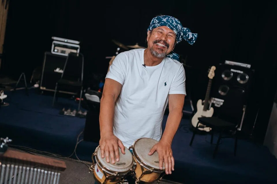 SENTIASA MENGALIR IDEA: Datuk M. Nasir adalah karyawan muzik yang memiliki nilai dan jati diri Melayu yang wajar dicontohi, khususnya apabila melihat bentuk muzik yang disajikan.