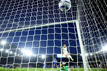 Pemain tengah Newcastle United, Jacob Murphy menjaringkan gol kedua ketika menentang Leicester City dalam saingan Liga Perdana England. 