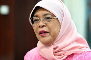 Menerusi satu hantaran di Facebook pada 5 Februari, mantan Presiden, Puan Halimah Yacob, menyifatkan usulan Presiden Amerika Syarikat, Encik Donald Trump, sebagai pelanggaran undang-undang antarabangsa yang jelas. 