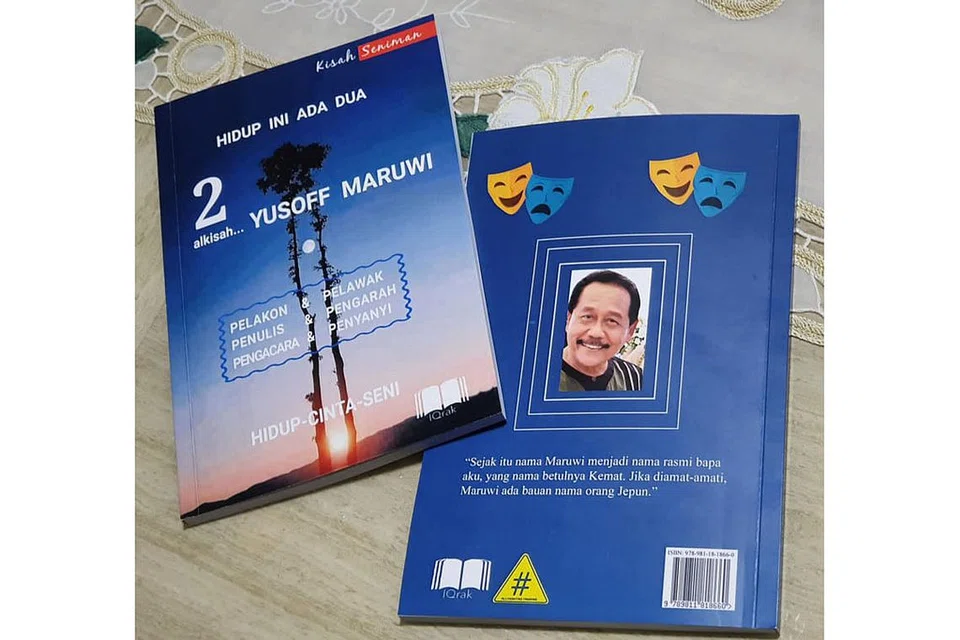 HASILKAN BUKU GUNAKAN DUIT SENDIRI: Biografi berjudul '2 Al Kisah Yusoff Maruwi' baru dilancarkan pada 22 Ogos. Buku yang dihasilkan menggunakan duit poketnya sendiri, yang dicetak 100 naskhah telah pun habis dijual di hari pelancaran Ahad lalu dan Yusoff merancang membuat cetakan kedua tidak lama lagi. - Foto ihsan YUSOF MARUWI