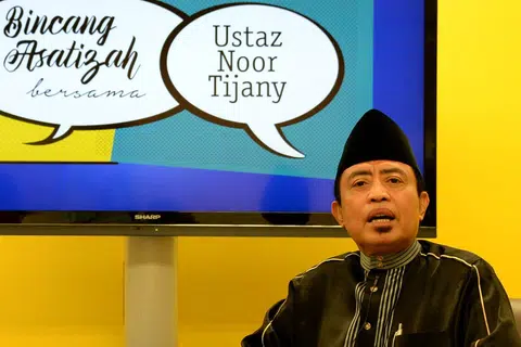 REDA DAN TAWAKAL JADI SANDARAN: Sama ada seseorang itu diberhentikan kerja, menerima gaji yang kecil dan mengalami kejutan dek ekonomi yang suram, seorang Mukmin itu harus bersikap reda dan tawakal selain terus berusaha memperbaiki dirinya. - Foto ZAINAL YAHYA