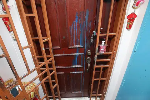 GANGGU ORANG BERHUTANG: Menurut polis, siasatan awal menunjukkan 15 daripada 166 suspek telah melakukan gangguan di rumah orang berhutang. - Foto fail