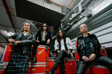 ‘OTAI’ MASIH BERBISA: Search yang terdiri (dari kiri) Nasir, Datuk Amy, Man Kidal dan Hillary Ang akan menghiburkan peminat Singapura menerusi lagu-lagu malar segar band legenda itu.