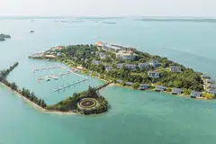 Permandangan dari udara Pulau Nirup, yang jaraknya hanya 8 batu nautika dari Singapura, 45 minit melalui feri.