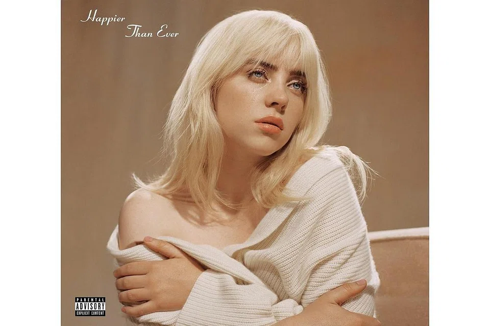 PUNYA DAYA TARIKAN: Penyanyi Amerika, Billie Eilish akan membuat persembahan di Stadium Negara, antara lokasi konsert terbesar di Singapura menjadikan beliau artis termuda jadi tarikan utama di stadium kebanggaan Singapura. - Foto-foto DARKROOM/ INTERSCOPE dan AFP