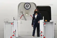 LAWATAN PERTAMA KE ASIA: Naib Presiden Amerika, Cik Kamala Harris, akan berada di Singapura sehingga petang esok. Hari ini, beliau akan bertemu dengan Presiden Halimah Yacob dan Perdana Menteri Lee Hsien Loong. - Foto BH LIM YAOHUI