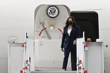 LAWATAN PERTAMA KE ASIA: Naib Presiden Amerika, Cik Kamala Harris, akan berada di Singapura sehingga petang esok. Hari ini, beliau akan bertemu dengan Presiden Halimah Yacob dan Perdana Menteri Lee Hsien Loong. - Foto BH LIM YAOHUI