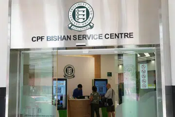 Dana Tabung Simpanan Pekerja (CPF) ialah sumber utama untuk pelaburan jangka panjang kerana ia hanya boleh dikeluarkan selepas umur 55, dan anda boleh menguruskan baki sehingga usia 80-an.