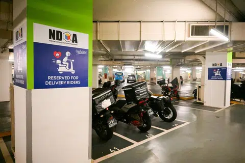penghantar makanan, 30 minit