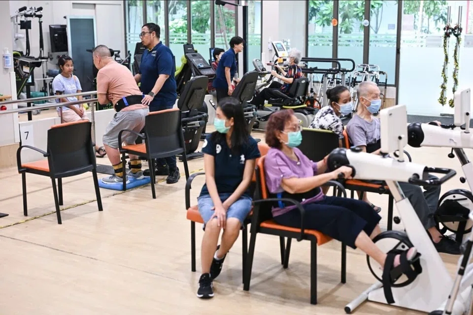 warga emas, berkongsi, kediaman