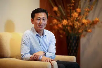 Pemangku Menteri Pendidikan, Encik Ong Ye Kung, yang bertanggungjawab bagi pendidikan dan kemahiran tinggi, berkata pemerintah sedang bekerjasama dengan universiti dan syarikat yang dipilih untuk melancarkan beberapa program perintis menggabungkan kerja dan pengajian ijazah. 