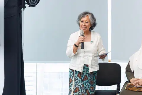 Pensyarah Kanan Jabatan Pengajian Melayu Universiti Nasional Singapura (NUS), Dr Suriani Suratman, berkata pencarian salasilah keluarga dapat membantu masyarakat memahami kepelbagaian akar keturunan, budaya dan pengalaman yang membentuk identiti masyarakat Melayu Singapura hari ini seterusnya.