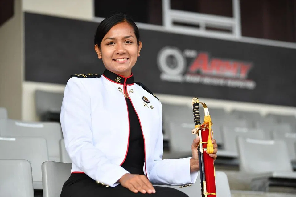 CAPAI IMPIAN: ME4 Nur Fadilah Jubir sejak kecil lagi mempunyai impian menjadi jururawat di medan perang sebagai pakar perubatan di SAF dan beliau telah menyertai SAF pada 2020 selepas menukar kerjaya daripada seorang jururawat sebelum ini. - Foto-foto MINDEF