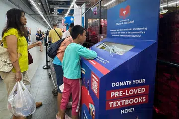 Bahan kajian dan buku teks boleh ditinggalkan di dalam kotak disediakan di 11 cawangan pasar raya FairPrice Xtra.