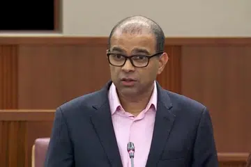 SEMAK SEMULA: Berikutan insiden melibatkan bank darah tali pusat privet, Cordlife Group Limited, pada November 2023, Menteri Negara Kanan (Kesihatan merangkap Perhubungan dan Penerangan), Dr Janil Puthucheary, berkata Kementerian Kesihatan akan mengkaji semula keperluan kawal selia di bawah Akta Khidmat Penjagaan Kesihatan dan Peraturan Perkhidmatan Penjagaan Kesihatan (Perkhidmatan Perbankan Darah Tali Pusat).
