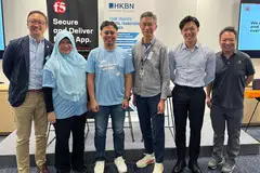 SIDANG INOVASI:  Encik Emery Nabil Aydan (tiga dari kiri), pelajar tahun akhir jurusan Kejuruteraan Komputer di Politeknik Singapura, melawat pejabat Hong Kong Broadband Network (HKBN) pada September 2025.