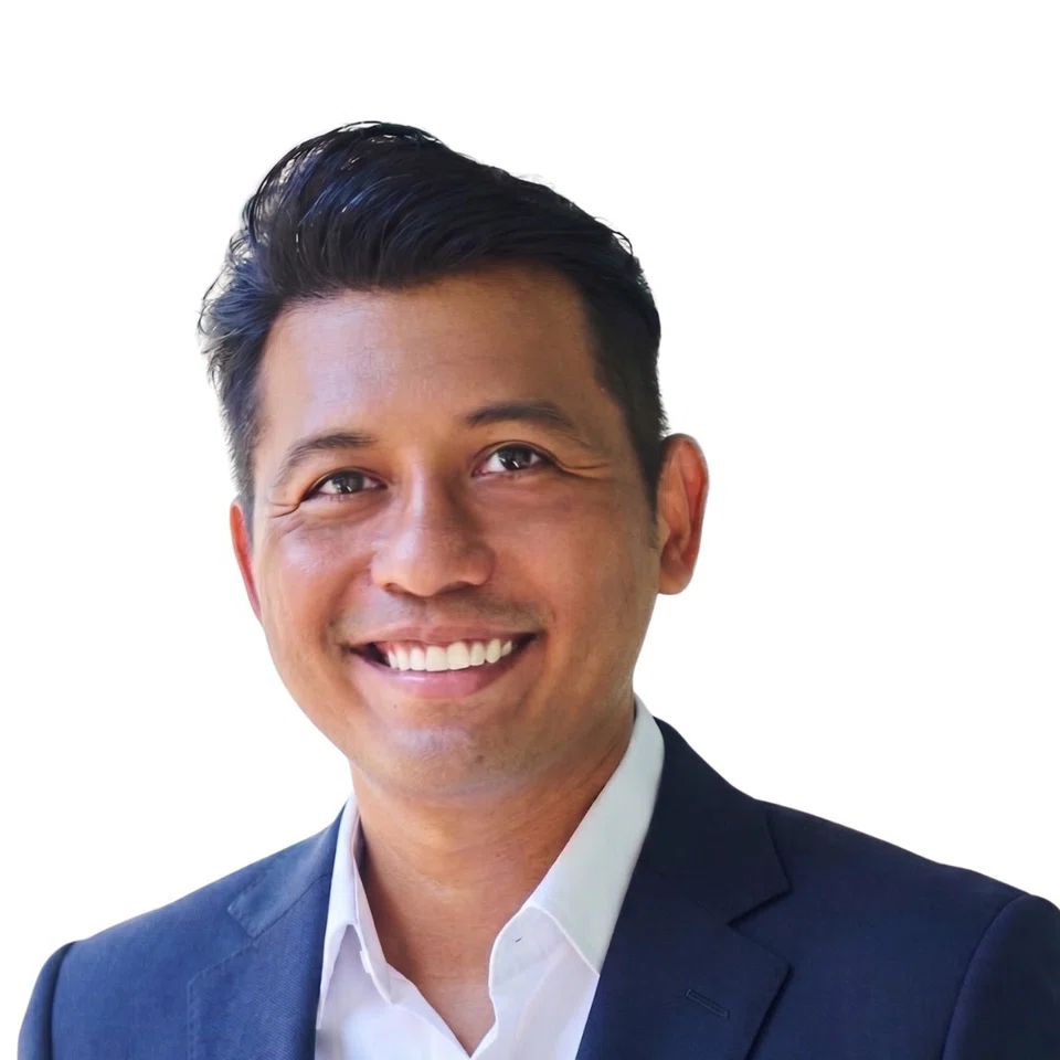 Pengasas bersama MovetoMalaysia dan ejen hartanah komersial, Encik Shamir Wahid.