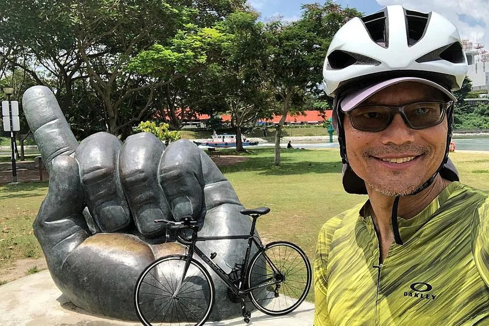 USAHA MURNI: Encik Muhammad Idris Alkhatib, yang akan berbasikal sejauh 500km bersama Encik Khoo Swee Chiow (gambar atas) antara 9 hingga 10 Oktober ini bagi mengumpul derma $5,000 untuk Rumah Kebajikan Muhammadiyah, berkata beliau membuat persiapan rapi bagi acara amal itu. - Foto ihsan MUHAMMAD ALKHATIB
