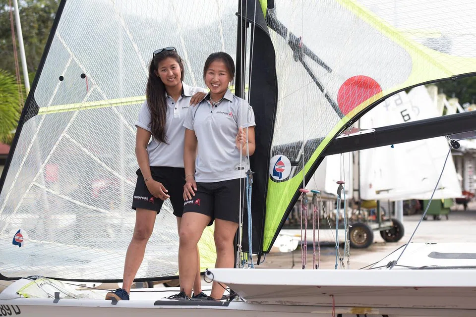 SUKAN KAPAL LAYAR: Pelayar Kimberly Lim (kanan) dan Cecilia Low akan menyertai Sukan Asia di Indonesia Ogos ini, kurang seminggu selepas menyertai Kejuaraan Dunia di Denmark. - Foto BH oleh LEE JIA WEN