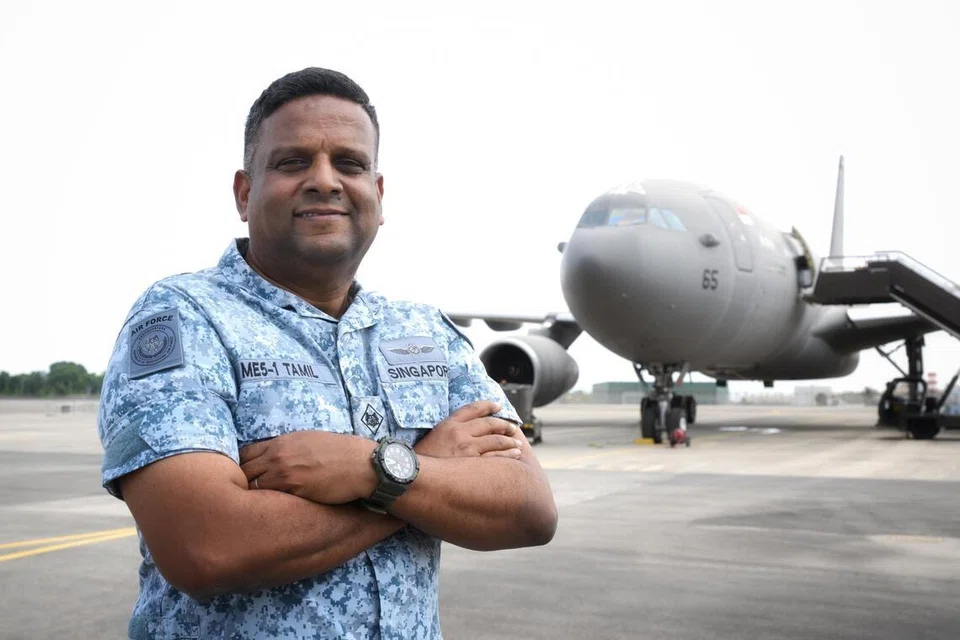 Perancang Sokongan Logistik di Jabatan Kejuruteraan dan Logistik Udara, Pakar Tentera 5 (ME5) Tamilselvan Palanisamy, menyusun keperluan logistik termasuk penyediaan hidangan khas serta kelengkapan bagi bayi dan kanak-kanak.