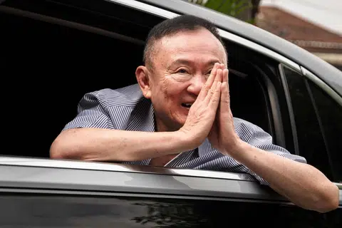 thaksin, pengampunan, diraja