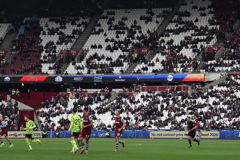 Stadium West Ham tidak seperti biasa. Banyak tempat kosong semasa  West Ham dibelasah 6-0 oleh Arsenal.