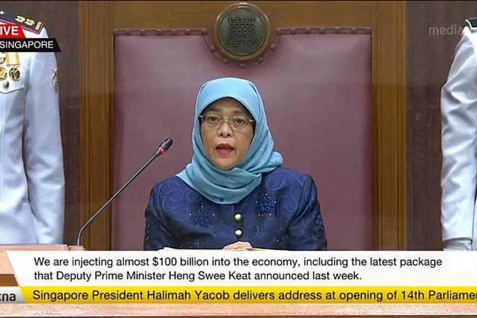 PENGGAL BARU PEMERINTAH: Presiden Halimah Yacob menyampaikan ucapan yang membentangkan keutamaan dan dasar pemerintah bagi penggal baru. - Foto GOV.SG