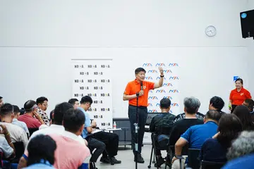 Singapura, NTUC, Ng Chee Meng, private hire vehicle, PHV, gaji, platform workers, pemandu rentas sempadan
