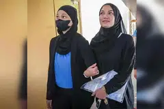 PELAKON Puteri Sarah (kanan) baru-baru ini telah memfailkan perceraiannya selepas sembilan tahun berumah tangga.