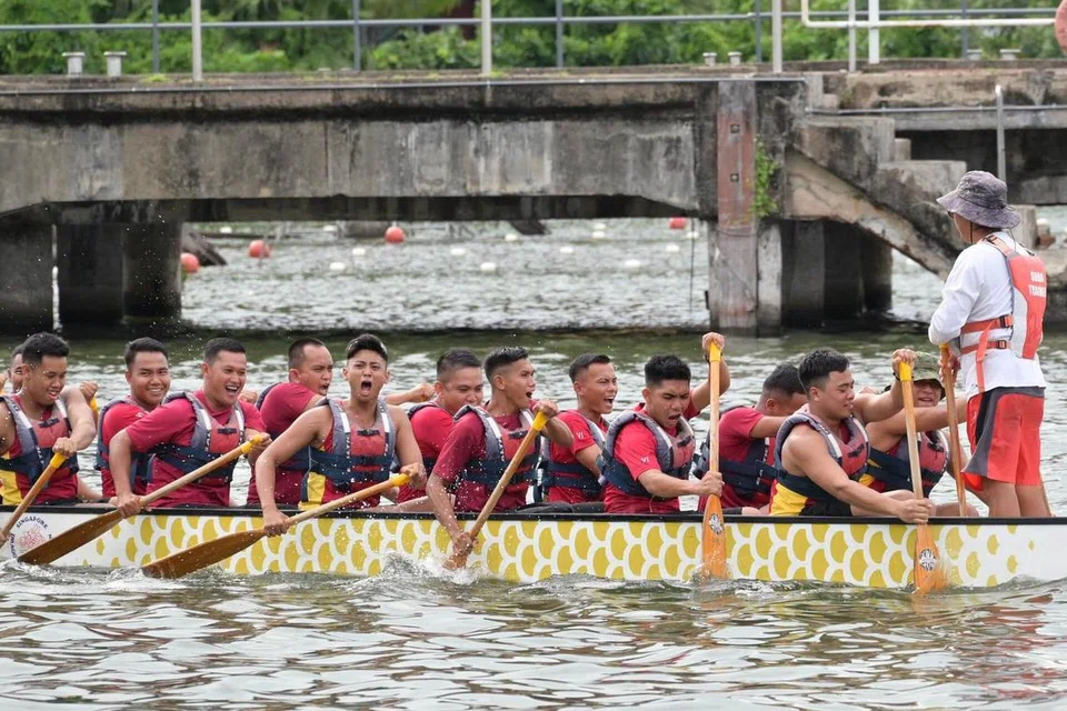 Para pegawai SAF dan MAF sama-sama sertai kegiatan perpaduan