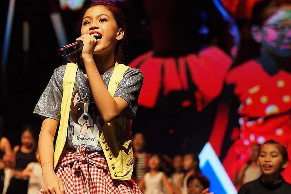 BAKAT REMAJA: Meskipun baru berusia 13 tahun, bakat remaja Singapura ini, Nurjannah Qurratul' Farhaien Mohamad Faizal sudah pun dikenali di media sosial dan mempunyai pengikut lebih 5,000 di IG-nya. - Foto ihsan NURJANNAH QURRATUL' FARHAIEN MOHAMAD FAIZAL