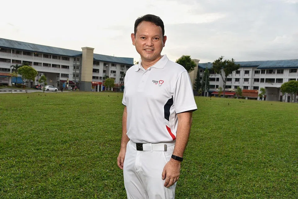 SEDIA BERKHIDMAT: Selepas meninggalkan kawasan Keat Hong, Encik Zaqy (atas) kini akan memberi tumpuan sepenuhnya bagi membantu penduduk di GRC Marsiling-Yew Tee dalam aspek seperti pembangunan dan pekerjaan agar penduduk lebih stabil dan berjaya. - Foto BH oleh DESMOND WEE