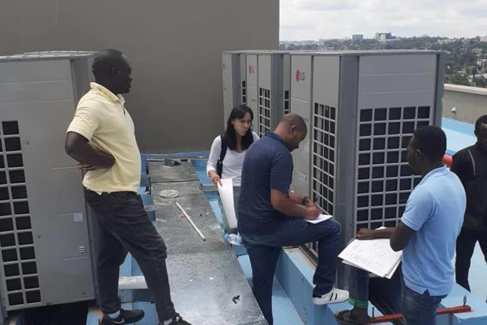 BUMBUNG SEJUK: Syarikat GreenA Consultants menjalankan projek di Afrika, termasuk di Rwanda di mana mereka terlibat dalam cabaran membangun sejuta bumbung sejuk. 