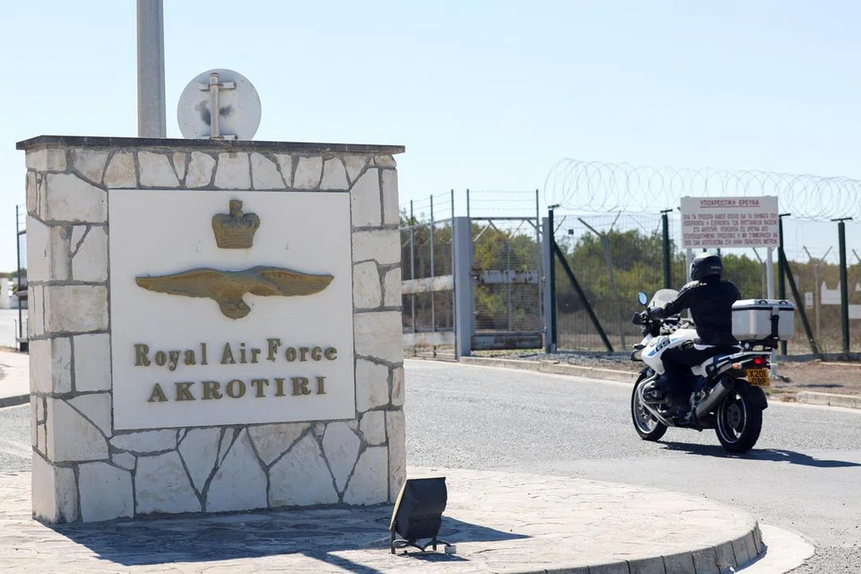 Pangkalan Angkatan Udara Diraja di Akrotiri adalah salah sebuah daripada pangkalan Tentera Britain di Cyprus.
