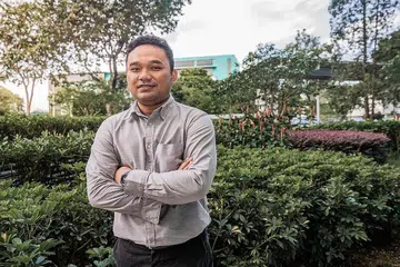 TIMBUL MINAT: Encik Haziq banyak membaca tentang keselamatan siber dan mendapati TFIP merupakan program terbaik bagi individu pertengahan kerjaya sepertinya. - Foto BH oleh NUR DIYANA TAHA