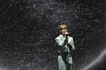 Bintang K-pop dan anggota kumpulan SHINee, Onew telah membuka acara temu peminat, ‘GUESS! Onew FanMeeting 2024’, di Singapura dengan mendendangkan lagu popularnya, ‘Circle’. 