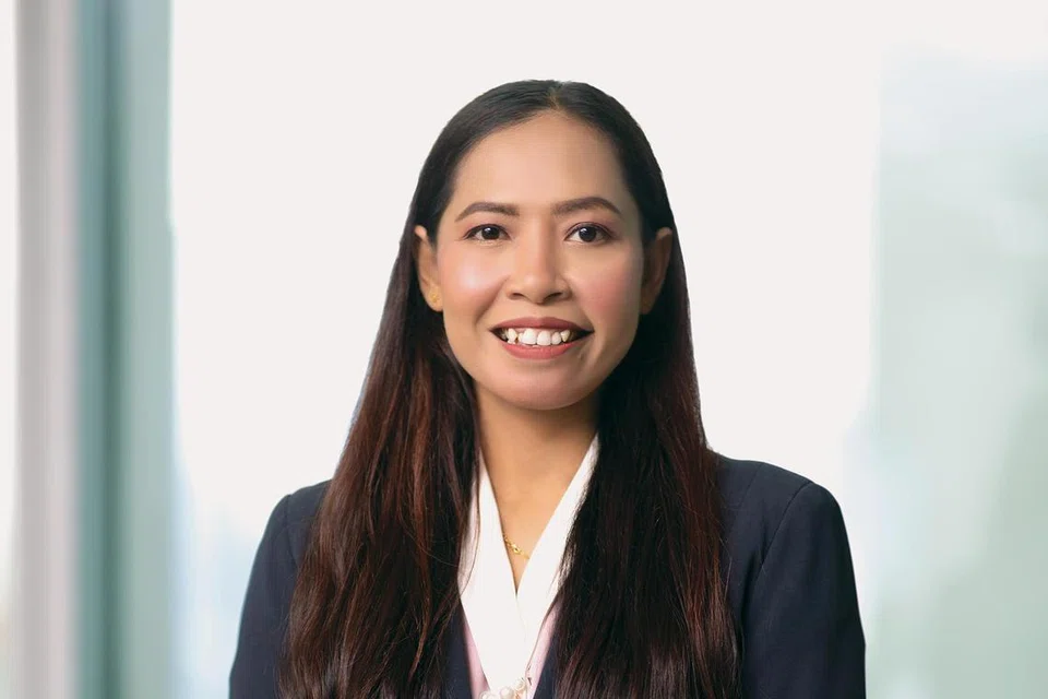 Cik Nur Aini, 42 tahun, dinobatkan sebagai Rakan Kongsi Gerakan Pekerja oleh Kongres Kesatuan Sekerja Kebangsaan (NTUC) atas kerja sukarelanya di samping usaha menyatukan pembantu rumah migran untuk mempelajari bahasa Inggeris dan kemahiran menggunakan komputer melalui Kelab Persahabatan Indonesia (FIC).