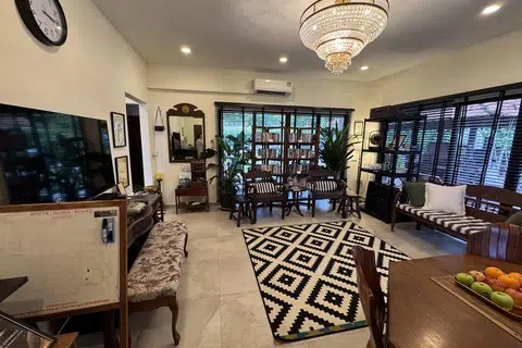 Ruang tamu di House of Melissa Evelin.