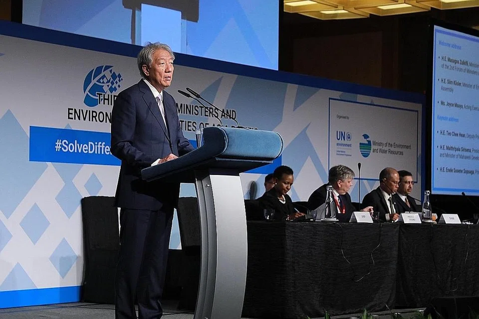 PERLU TINGKAT MUTU KEHIDUPAN: DPM Teo merasmikan pembukaan Forum Menteri dan Penguasa Sekitaran Asia Pasifik (A/P Forum) Ketiga di Marina Bay Sands semalam. - Foto CMG