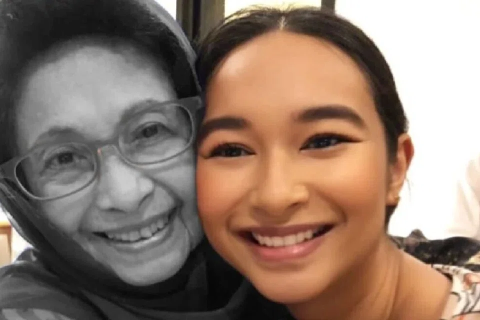 Foto kenangan Cik Meera Alyanna Mukhriz atau lebih dikenali sebagai Ally bersama nendanya, Allahyarhamha Tun Dr Siti Hasmah Mohamad Ali.