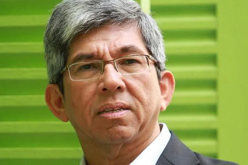Menteri Perhubungan dan Penerangan, Dr Yaacob Ibrahim.