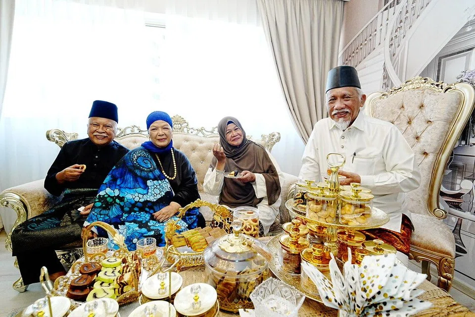 Raya dulu dan sekarang, Nadiputra, Som Said, adab Lebaran
