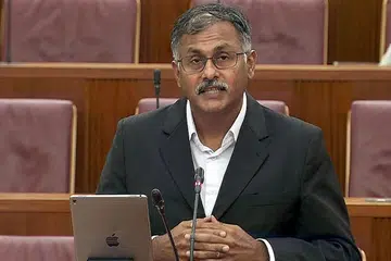 ENCIK MURALI PILLAI 