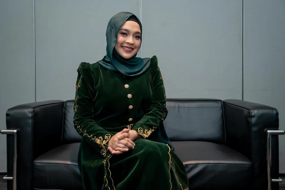 Selebriti setempat, Syirah Jusni, kini sibuk melaksana tugas sebagai guru sepenuh masa dan menggalas tanggungjawab sebagai isteri sejak September 2023.  