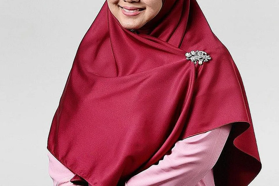 Ustazah Nurul 'Izzah Khamsani ialah Ketua Jabatan Al-Quran, Masjid Jamiyah Ar-Rabitah. Beliau lulusan Sarjana Muda Usuluddin, Universiti Al-Azhar, Mesir.