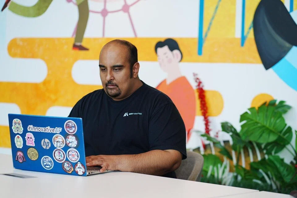 Bekas pelajar ITE Bishan, yang kini pengasas syarikat perundingan inovasi dan pelaburan, Meet Ventures, Encik Mohammed Farhan Mohd Firdaus, bertekad menggunakan bimbingan yang diperolehi ketika di bangku sekolah untuk memberi suntikan inspirasi kepada pemilik syarikat pemula lain. 