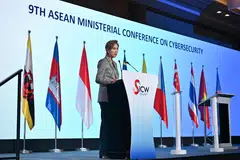 Menteri Penerangan dan Pembangunan Digital, Cik Josephine Teo, berucap di majlis perasmian Persidangan Menteri Asean mengenai Keselamatan Siber pada 16 Oktober.