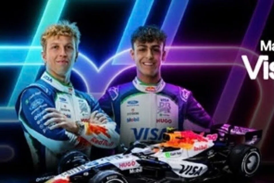 Peminat boleh bertemu pemandu Visa Cash App Racing Bulls Liam Lawson (kiri) dan Arvid Lindblad, di pusat beli-belah WEAVE, Reworts World Sentosa atau di ION Orchard pada 7 Oktober.